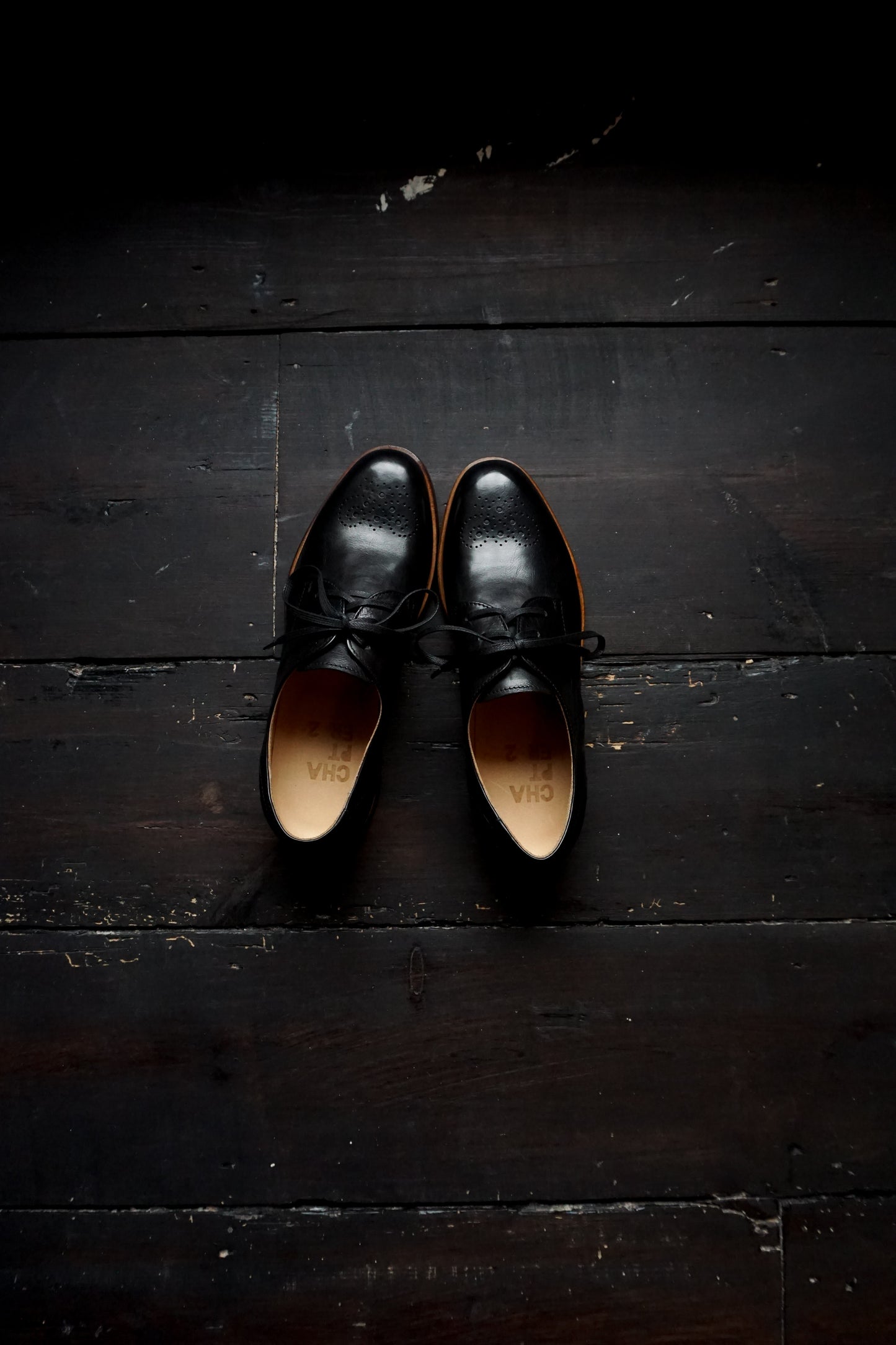 * ARCHIVE SALE * SWIFT - BLACK. FINAL PAIR SIZE 37