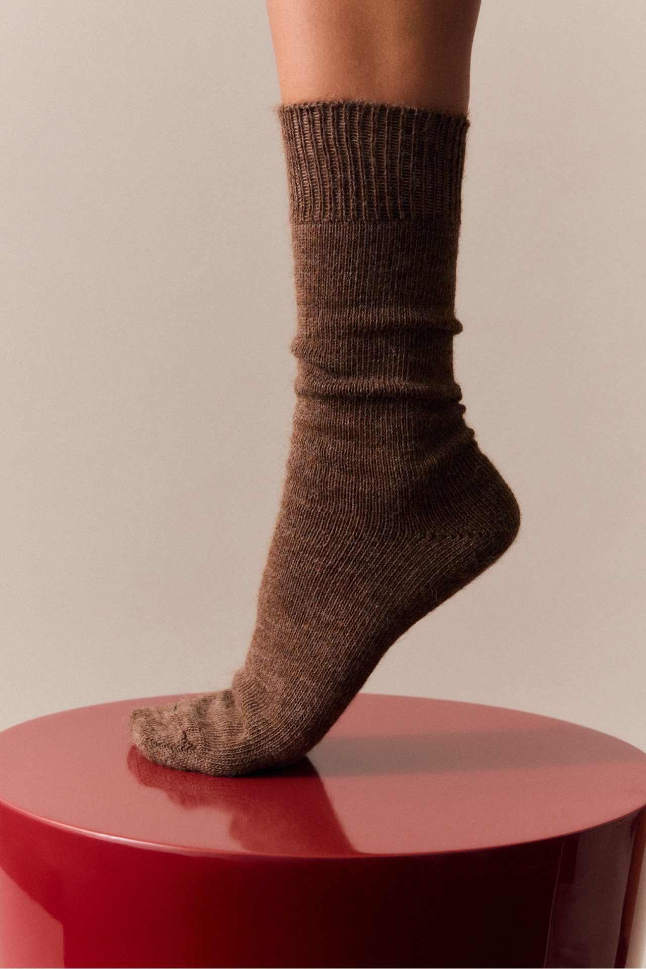 SOCKS - ALPACA. TREACLE BROWN