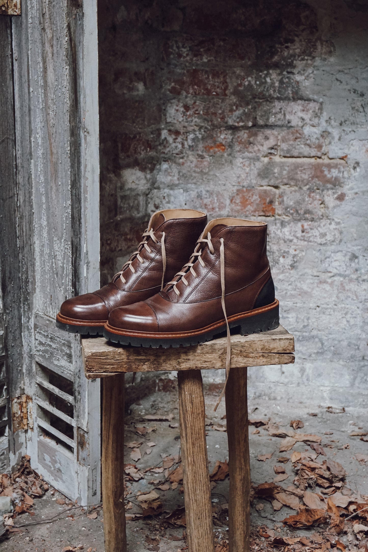 HAWK BOOT - WALNUT