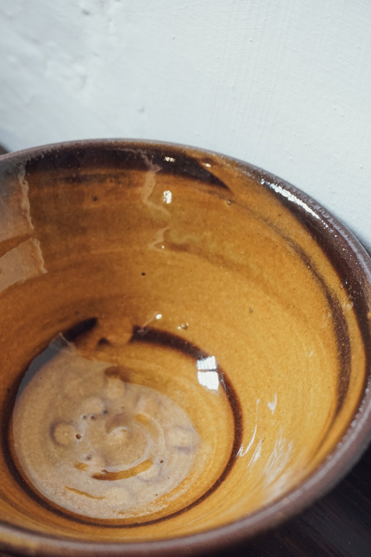Slipware breakfast bowl by Eve Gnoyke