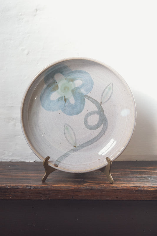 Flower Plate by Saskia Pomeroy