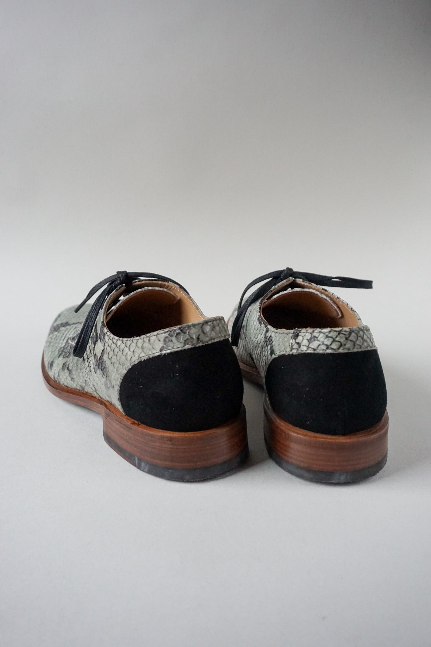 SAMPLE. SWIFT - SAGE. SIZE 37