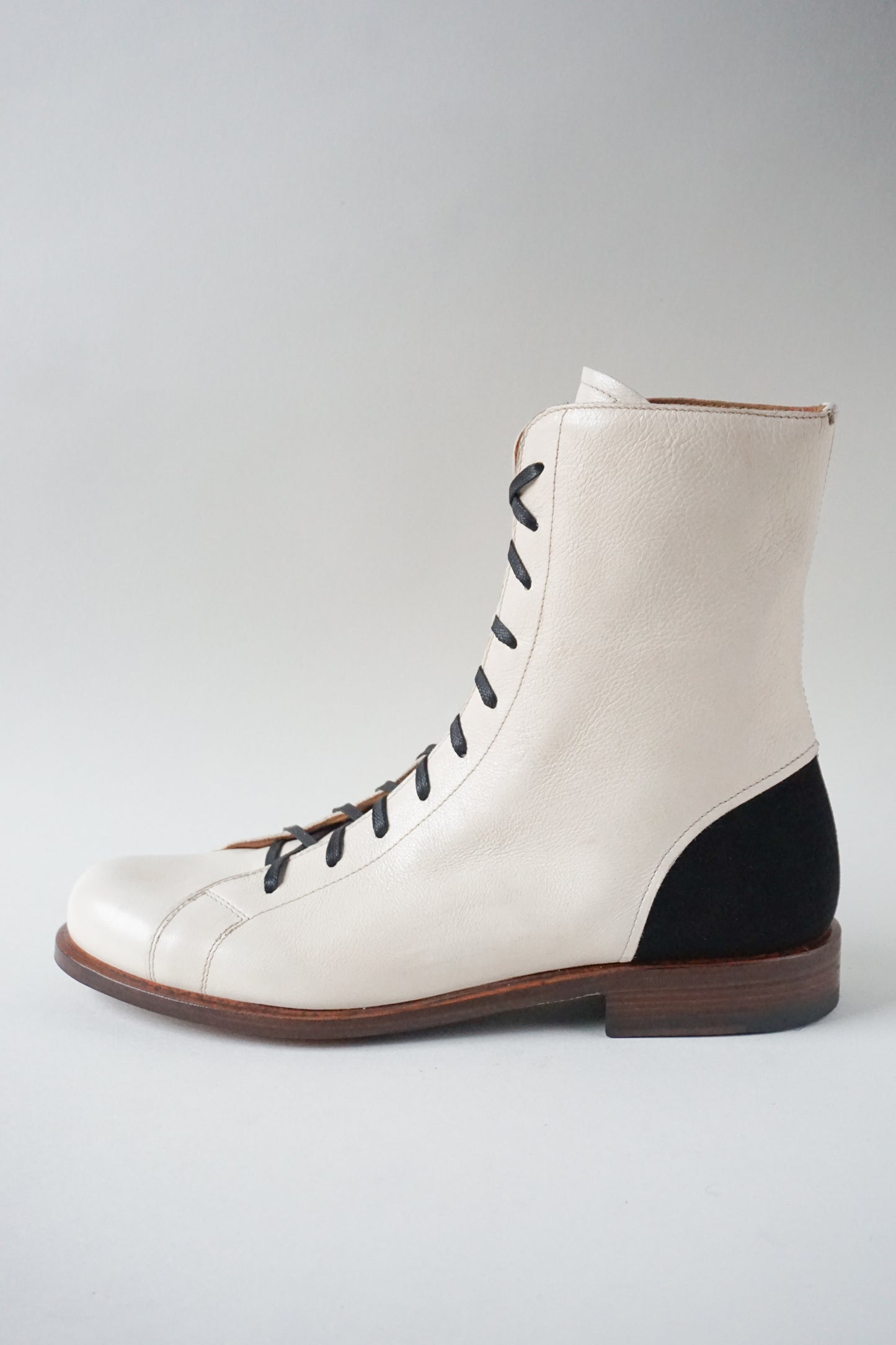 SAMPLE. JACKDAW BOOT - CREAM. SIZE 41