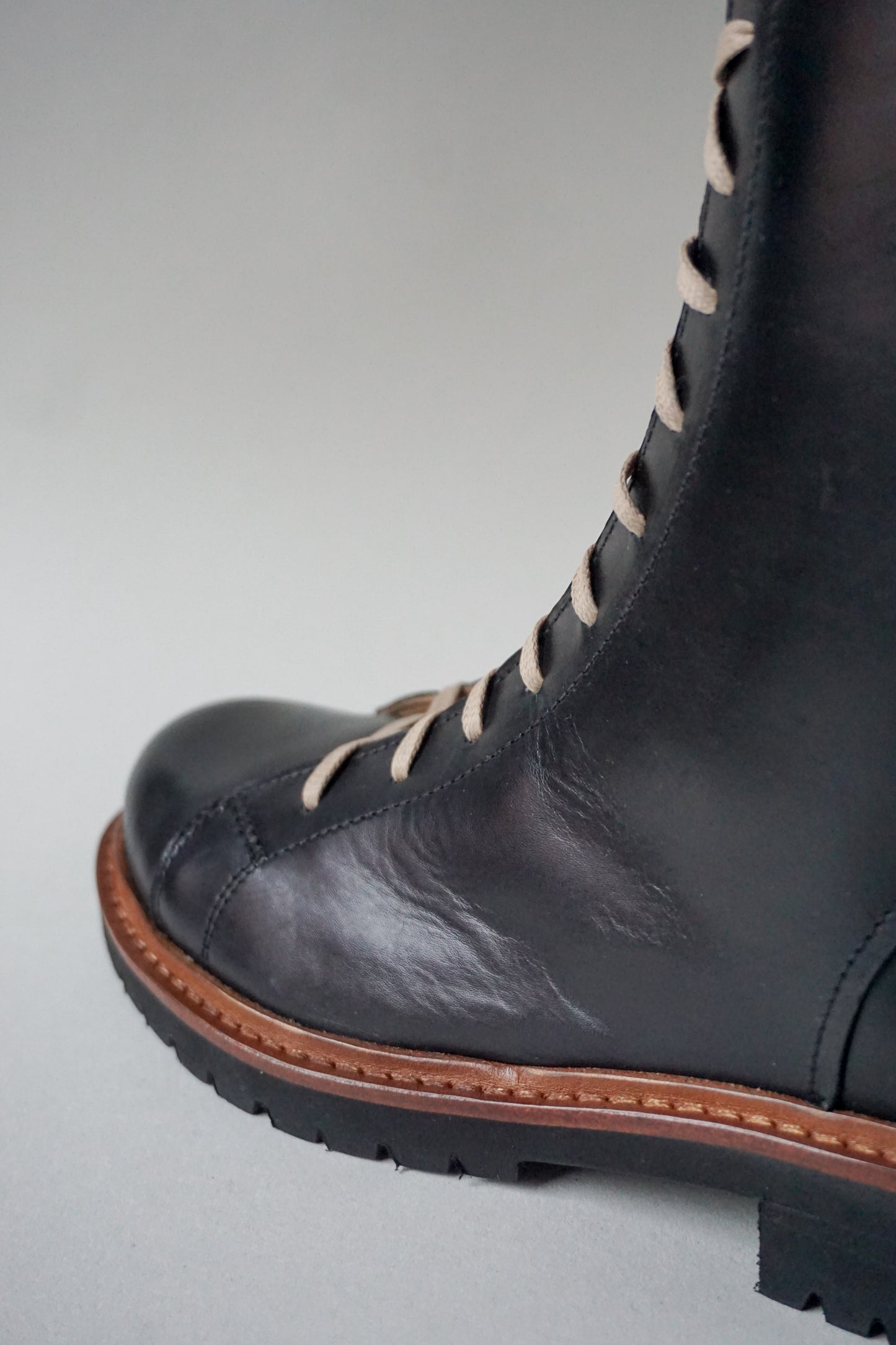 SAMPLE. HARRIER BOOT - BLACK. SIZE 37