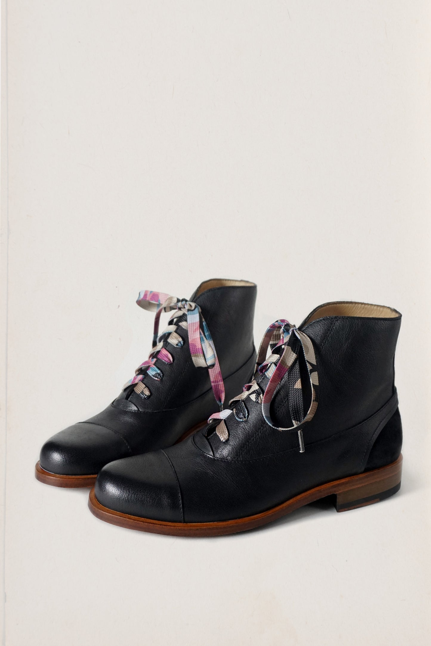 WREN BOOT - BLACK FLORAL